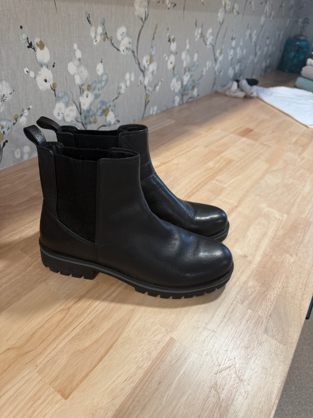 Crown Vintage Black Leather Chelsea Ankle Boots